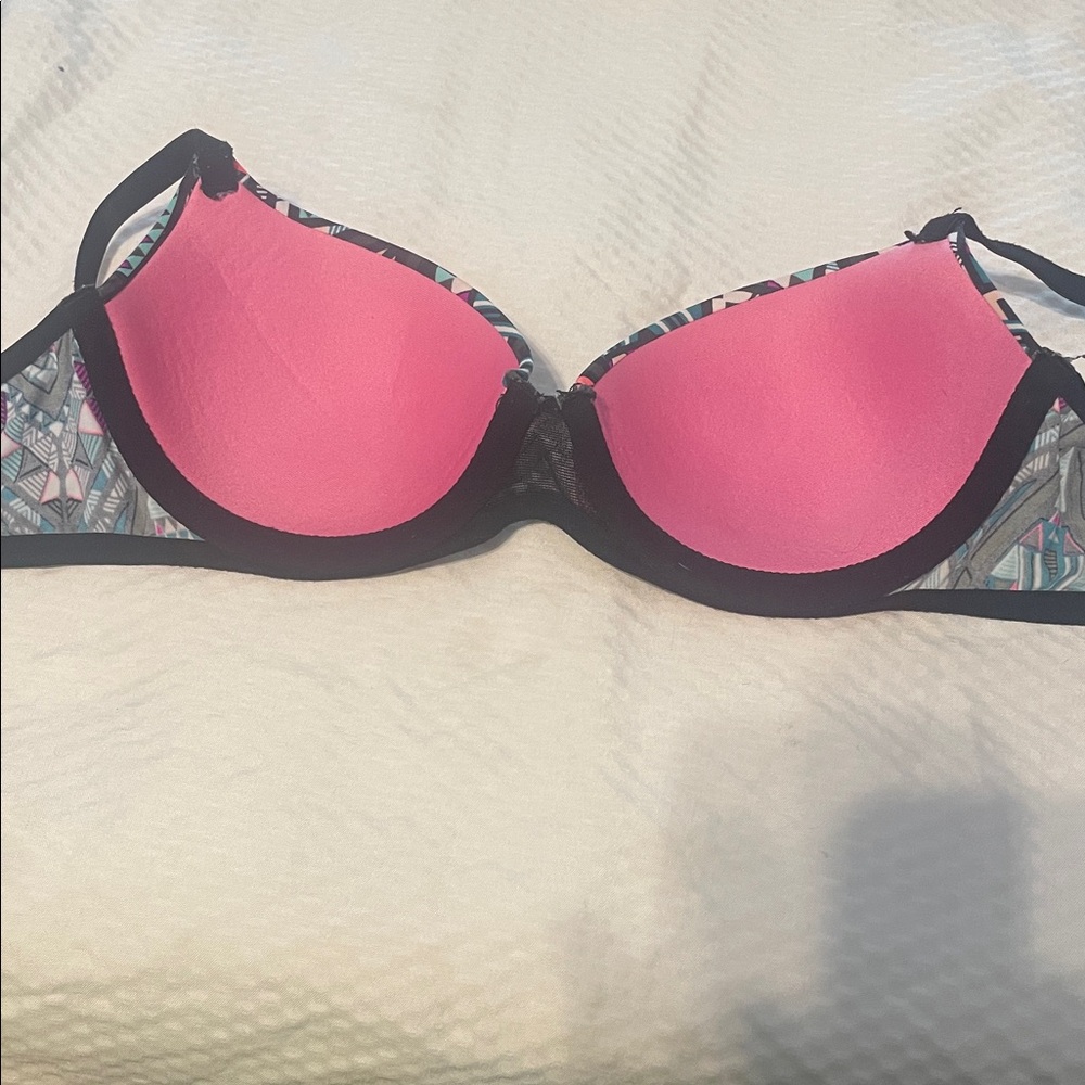 Pink bra - Picture 2 of 4